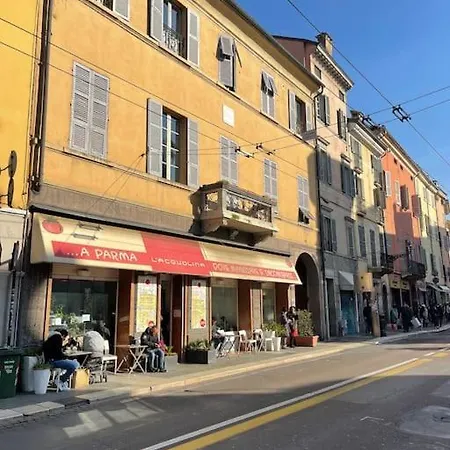 Apartment Little Nest In Oltretorrente Parma