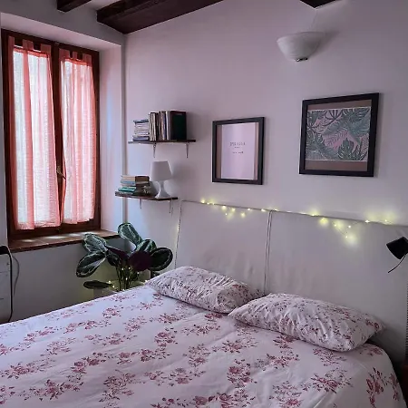 Little Nest In Oltretorrente Apartment